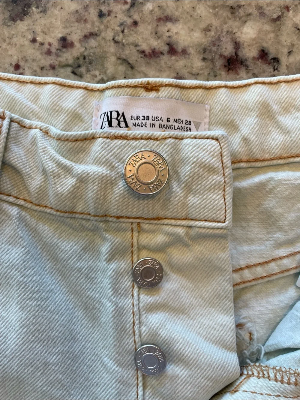New ZARA 100% cotton light wash Denim Cutoff Shorts 6